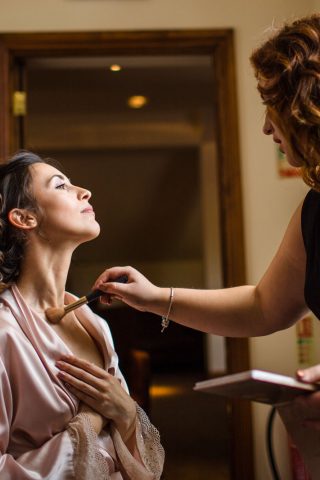 50 Must-Have 'Getting-Ready' Photos for Your Wedding